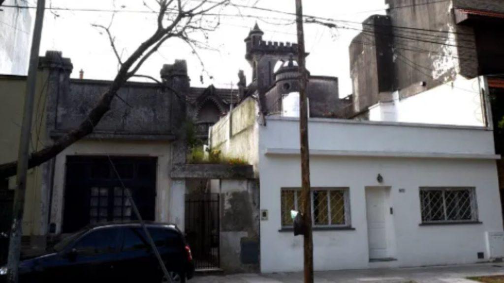 Lo vio en Europa y lo replicó en Lomas de Zamora: un castillo oculto entre calles empedradas Lo vio en Europa y lo replicó en Lomas de Zamora: un castillo oculto entre calles empedradas