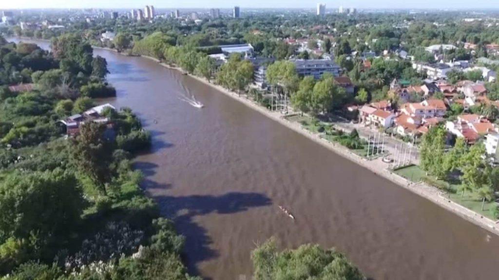 El costo invisible del agua: cómo la huella hídrica asfixia a la Cuenca del Reconquista El costo invisible del agua: cómo la huella hídrica asfixia a la Cuenca del Reconquista