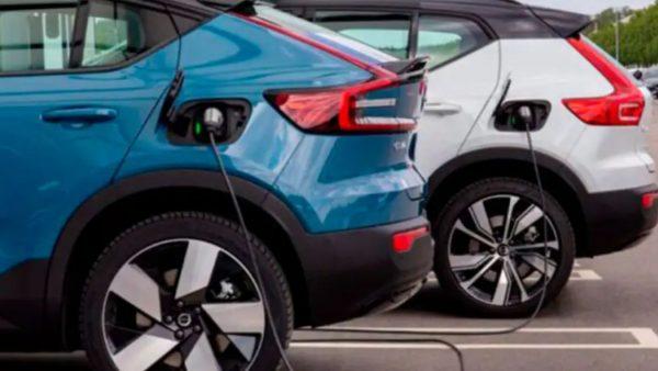 dos autos híbridos en linea