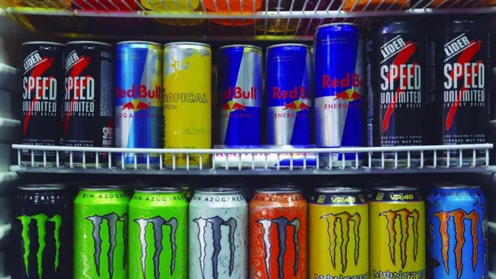 Red Bull, Monster y Speed bajo la lupa: el boom de los energizantes que pone en jaque la salud adolescente Red Bull, Monster y Speed bajo la lupa: el boom de los energizantes que pone en jaque la salud adolescente