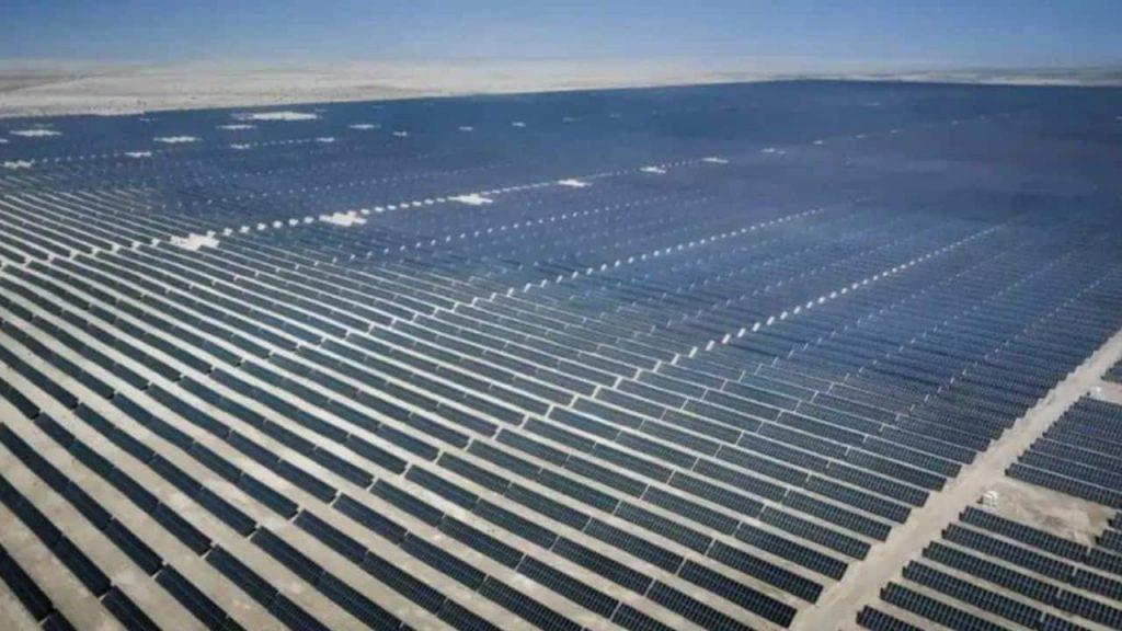 Inauguran la planta solar más grande del mundo: energía para millones y un récord global de escala Inauguran la planta solar más grande del mundo: energía para millones y un récord global de escala