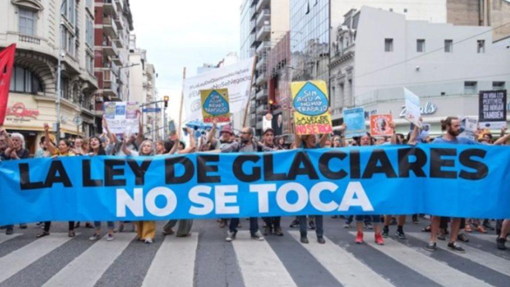 Demanda contra la Ley de Glaciares: en tan solo 24 horas, más de 300 mil personas ya rechazaron la reforma Demanda contra la Ley de Glaciares: en tan solo 24 horas, más de 300 mil personas ya rechazaron la reforma