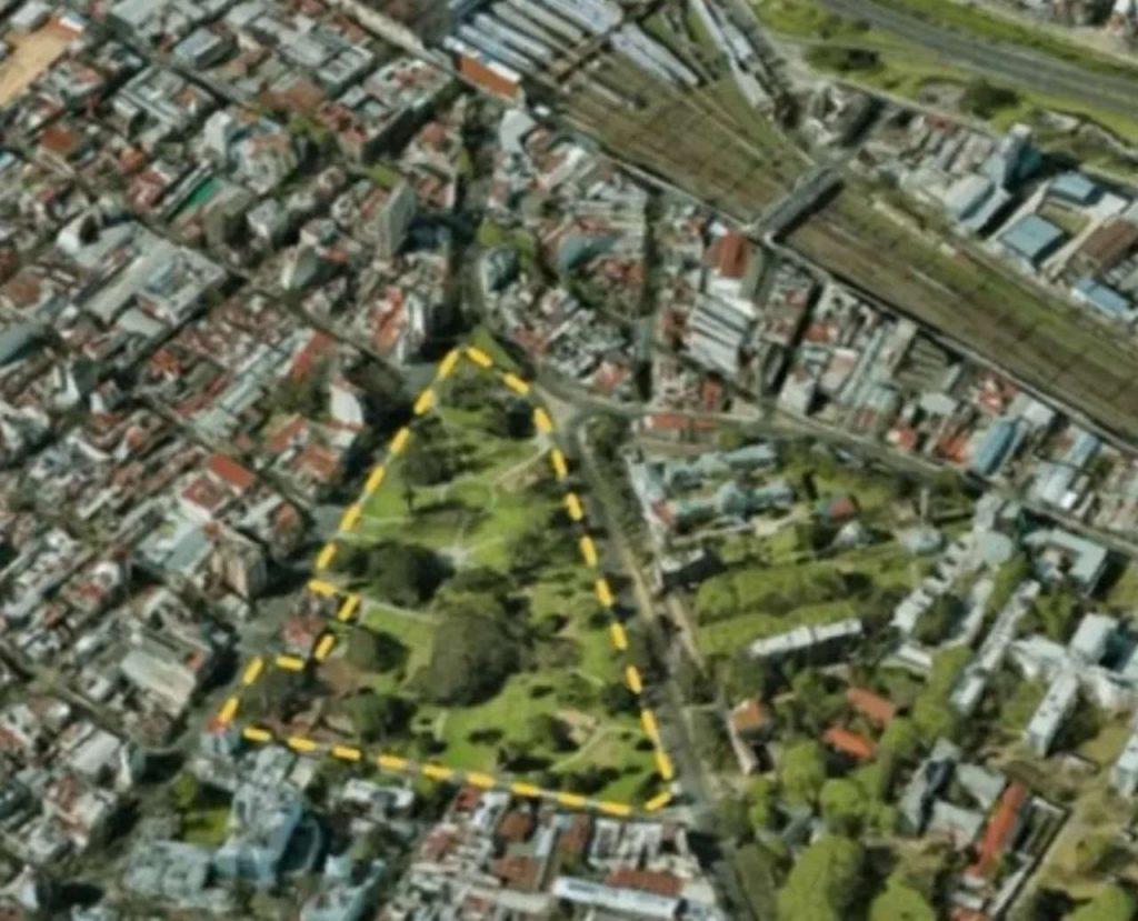 El gobierno porteño construirá estacionamientos debajo de cinco parques y plazas. Vecinos advierten por el impacto ambiental de las excavaciones El gobierno porteño construirá estacionamientos debajo de cinco parques y plazas. Vecinos advierten por el impacto ambiental de las excavaciones