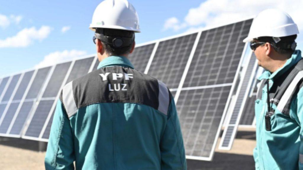 Histórico: el plan de YPF Luz para captar fondos en Wall Street y financiar grandes proyectos de energía renovable Histórico: el plan de YPF Luz para captar fondos en Wall Street y financiar grandes proyectos de energía renovable
