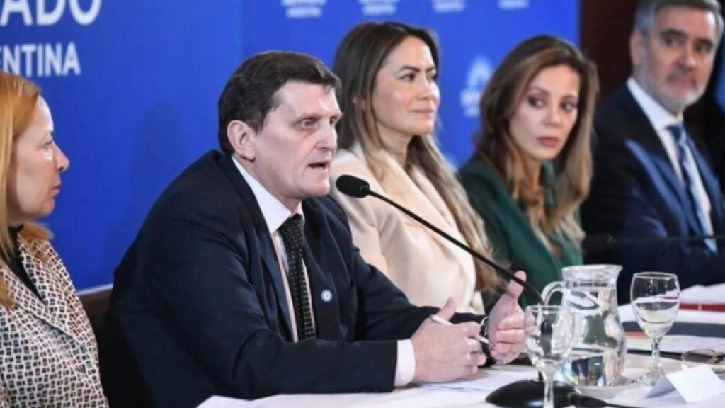 Argentina quiere convertir sus bosques y campos en dólares: la apuesta por el negocio global del carbono Argentina quiere convertir sus bosques y campos en dólares: la apuesta por el negocio global del carbono