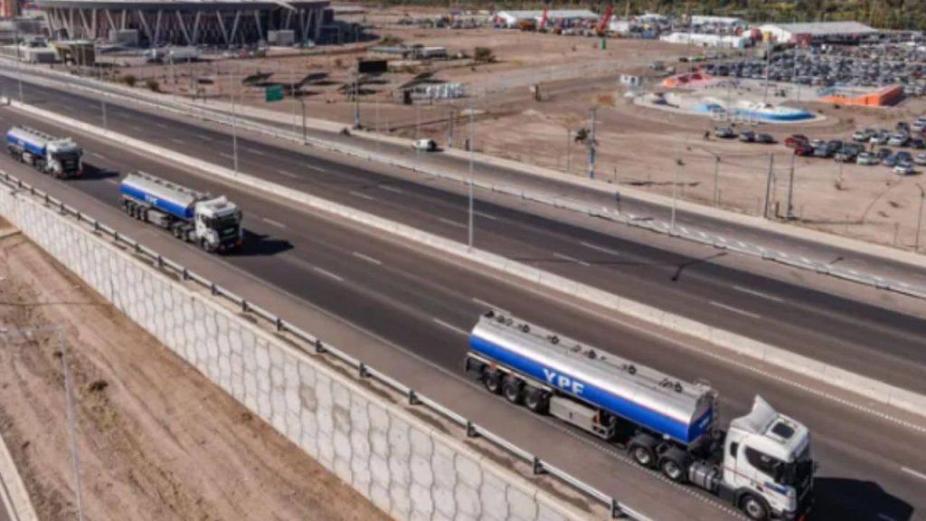 YPF apuesta a la minería: lanzó un combustible especial para operar en alta montaña YPF apuesta a la minería: lanzó un combustible especial para operar en alta montaña