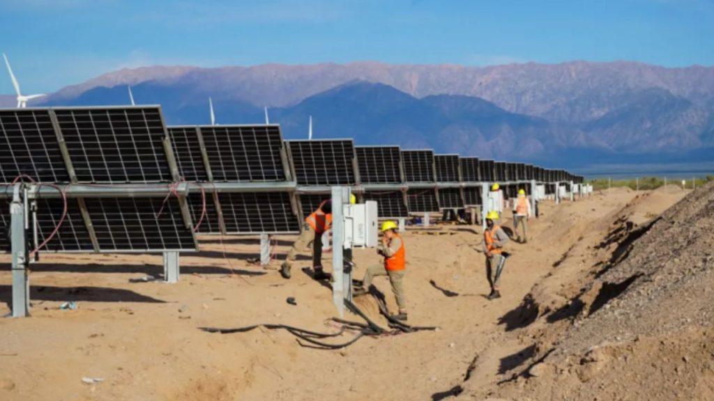 La Rioja: inauguran el parque híbrido más grande del país y ya preparan otro gigante solar La Rioja: inauguran el parque híbrido más grande del país y ya preparan otro gigante solar