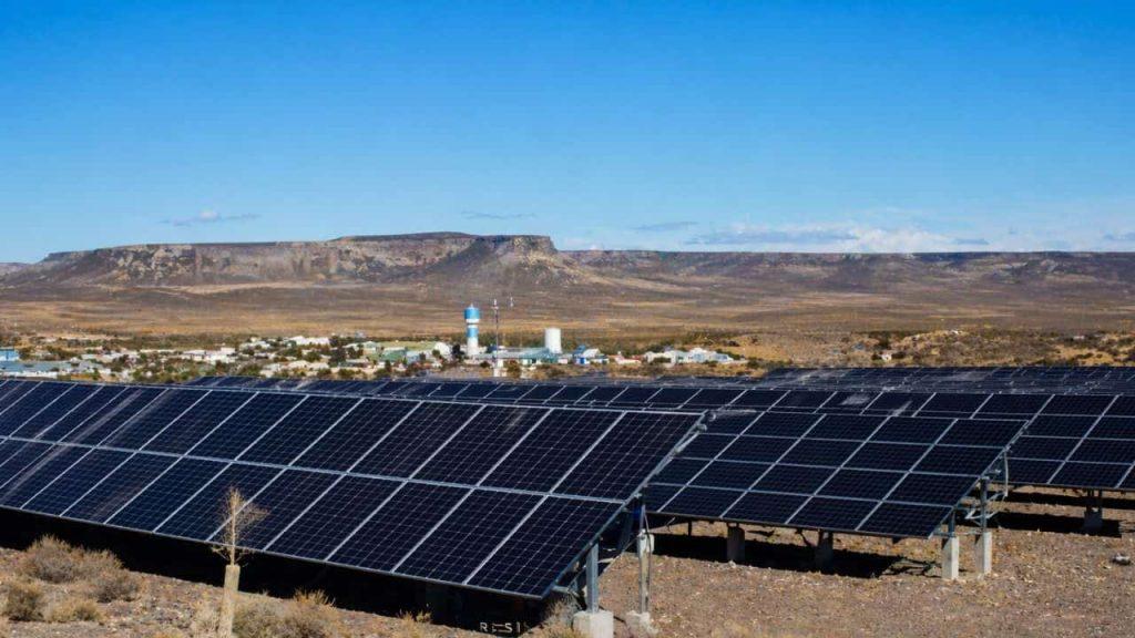 Mendoza inaugura el parque solar más grande del país: abastecerá a más de 233.000 hogares Mendoza inaugura el parque solar más grande del país: abastecerá a más de 233.000 hogares