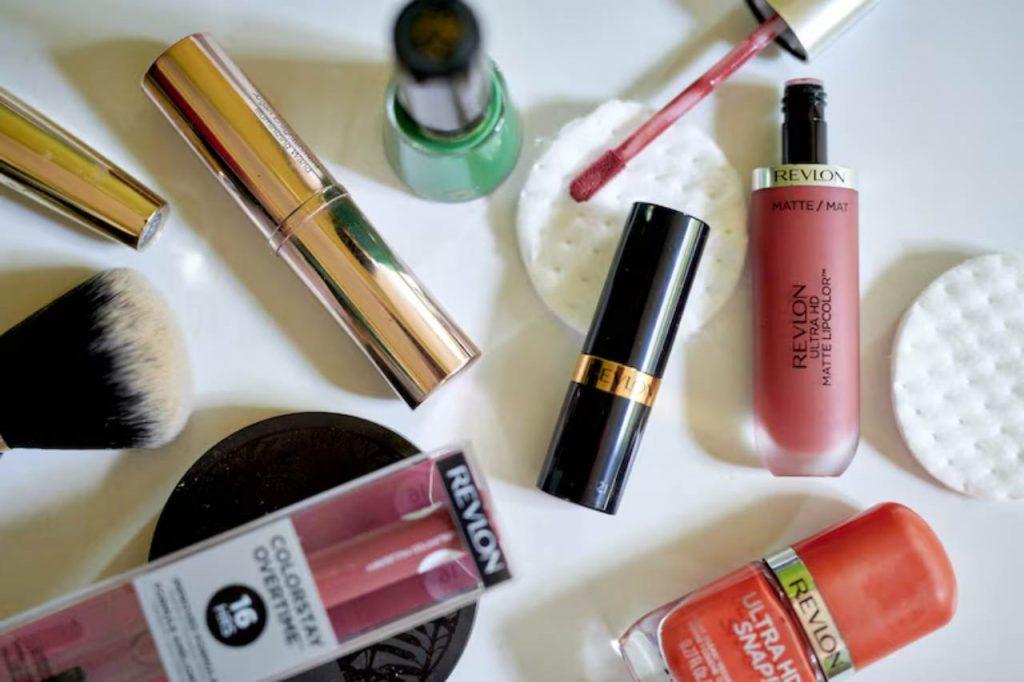 Revlon, bajo la lupa: investigan un posible riesgo cancerígeno en uno de sus productos Revlon, bajo la lupa: investigan un posible riesgo cancerígeno en uno de sus productos