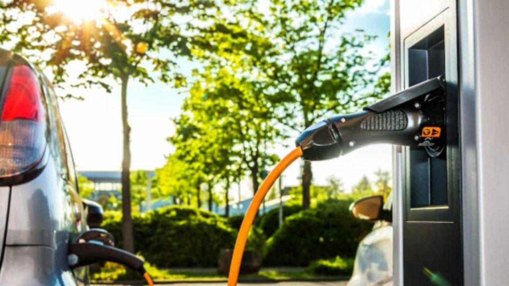 Autos eléctricos: el Congreso impulsa una obligación que preocupa a las estaciones de servicio Autos eléctricos: el Congreso impulsa una obligación que preocupa a las estaciones de servicio