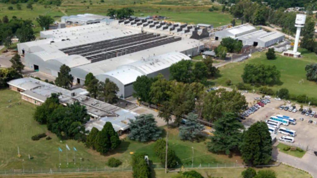 Energía para más de 20.000 hogares, pero destinada a empresas: la paradoja del nuevo megaparque solar que se construirá en La Plata Energía para más de 20.000 hogares, pero destinada a empresas: la paradoja del nuevo megaparque solar que se construirá en La Plata