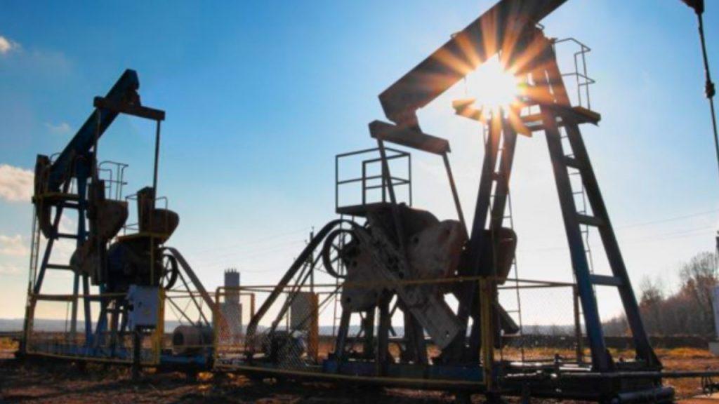 Presentan una ley para que las petroleras paguen la remediación ambiental y el cierre de pozos abandonados Presentan una ley para que las petroleras paguen la remediación ambiental y el cierre de pozos abandonados