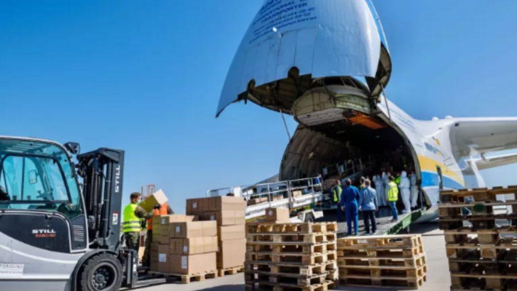 El costo oculto de volar: el transporte aéreo emite hasta 75 veces más CO2 que los barcos El costo oculto de volar: el transporte aéreo emite hasta 75 veces más CO2 que los barcos