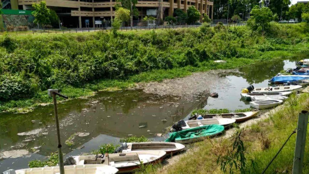 Denuncian contaminación del arroyo Ludueña en Rosario por el presunto vuelco sistemático de residuos peligrosos Denuncian contaminación del arroyo Ludueña en Rosario por el presunto vuelco sistemático de residuos peligrosos