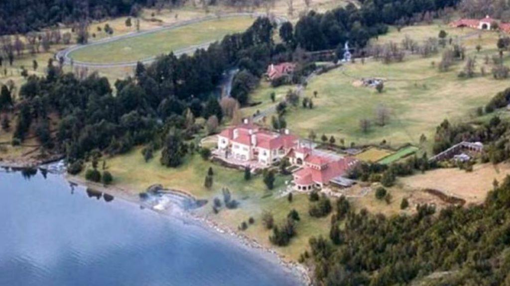 Magnate Joe Lewis crea reserva natural privada sin permisos y restringe más el acceso a Lago Escondido en Río Negro Magnate Joe Lewis crea reserva natural privada sin permisos y restringe más el acceso a Lago Escondido en Río Negro