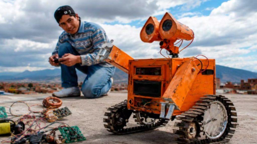 Creó un robot con basura electrónica para reducir residuos y demostrar que el reciclaje también impulsa la innovación Creó un robot con basura electrónica para reducir residuos y demostrar que el reciclaje también impulsa la innovación