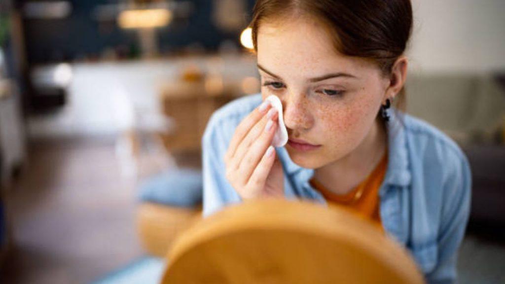 El riesgo de que tus hijas usen maquillaje, cosméticos y se obsesionen con cuidar la piel desde muy chicas El riesgo de que tus hijas usen maquillaje, cosméticos y se obsesionen con cuidar la piel desde muy chicas