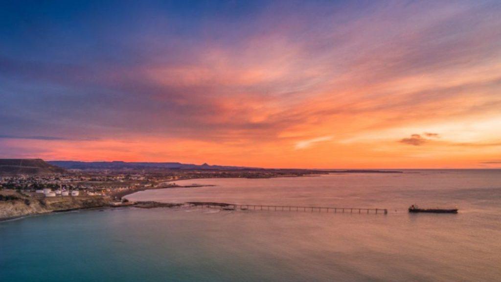 Los estudiantes de Comodoro ponen bajo la lupa la contaminación que amenaza al mar Los estudiantes de Comodoro ponen bajo la lupa la contaminación que amenaza al mar