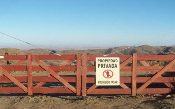 un letrero que marca el inicio de la propiedad privada