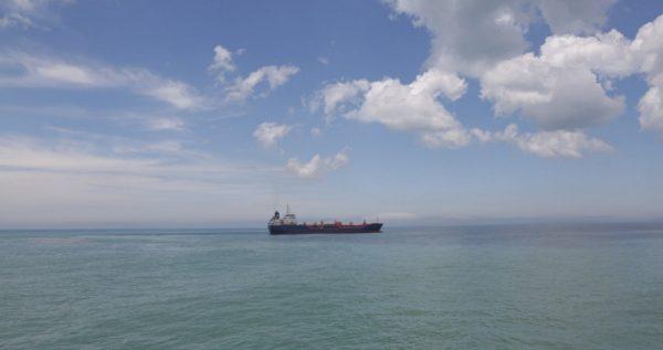barco pesquero en mar argentino