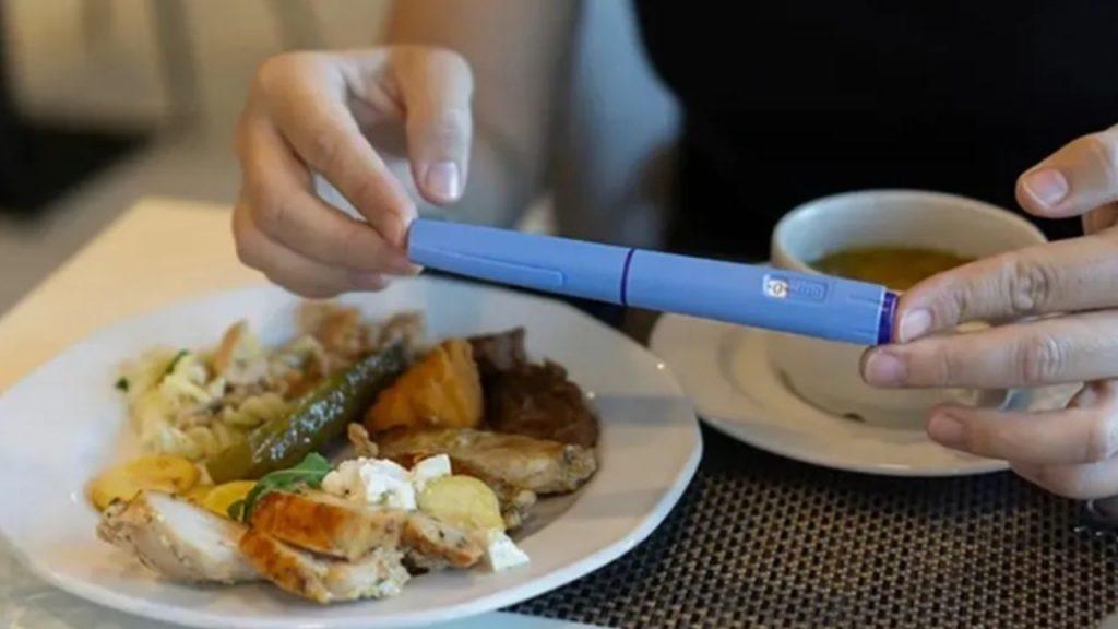 Nestlé convierte la fiebre por Ozempic en un nuevo negocio de alimentos y la comunidad médica pone el foco en sus riesgos Nestlé convierte la fiebre por Ozempic en un nuevo negocio de alimentos y la comunidad médica pone el foco en sus riesgos