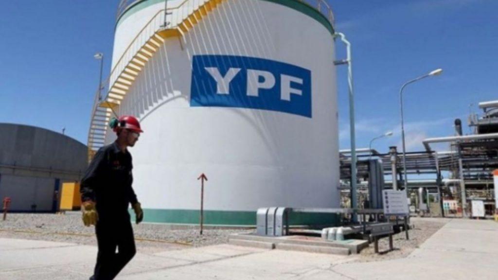 Un siglo de explotación petrolera deja una deuda ambiental que Comodoro reclama a YPF Un siglo de explotación petrolera deja una deuda ambiental que Comodoro reclama a YPF