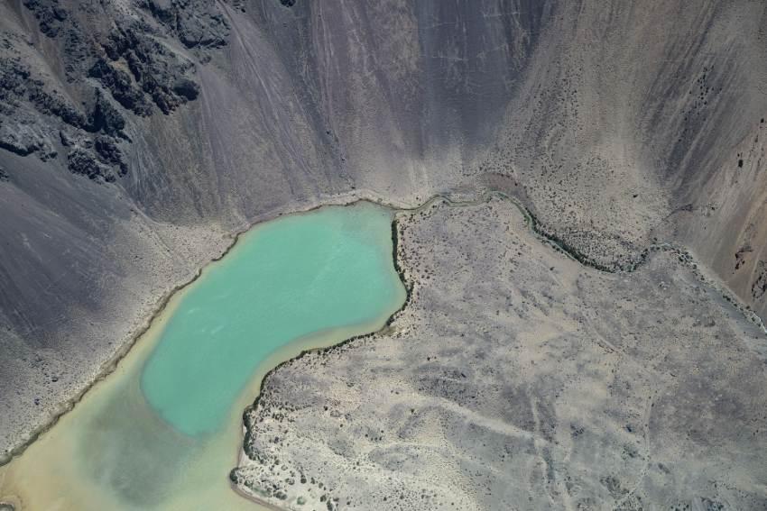 Greenpeace documentó desde el aire glaciares y ambiente periglacial de San Juan y las áreas en las que hay proyectos mineros; a pesar de estar protegidas por la normativa vigente. La Ley 26.639 establece presupuestos mínimos para la protección de los glaciares y el ambiente periglacial por ser reservas estratégicas de agua dulce.