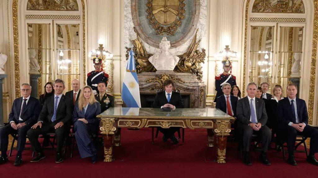 Milei anunció nuevas medidas contra empresas que exploten recursos en las Islas Malvinas Milei anunció nuevas medidas contra empresas que exploten recursos en las Islas Malvinas