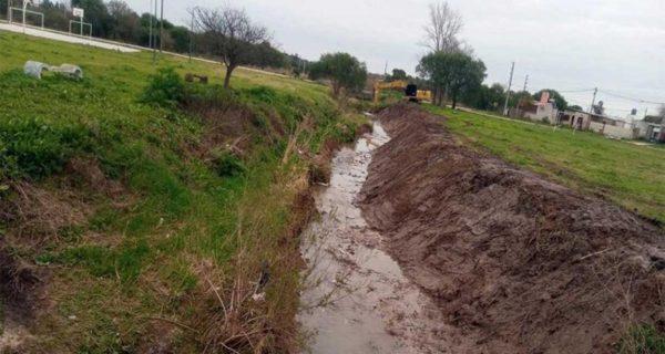 Cauce de un arroyo.