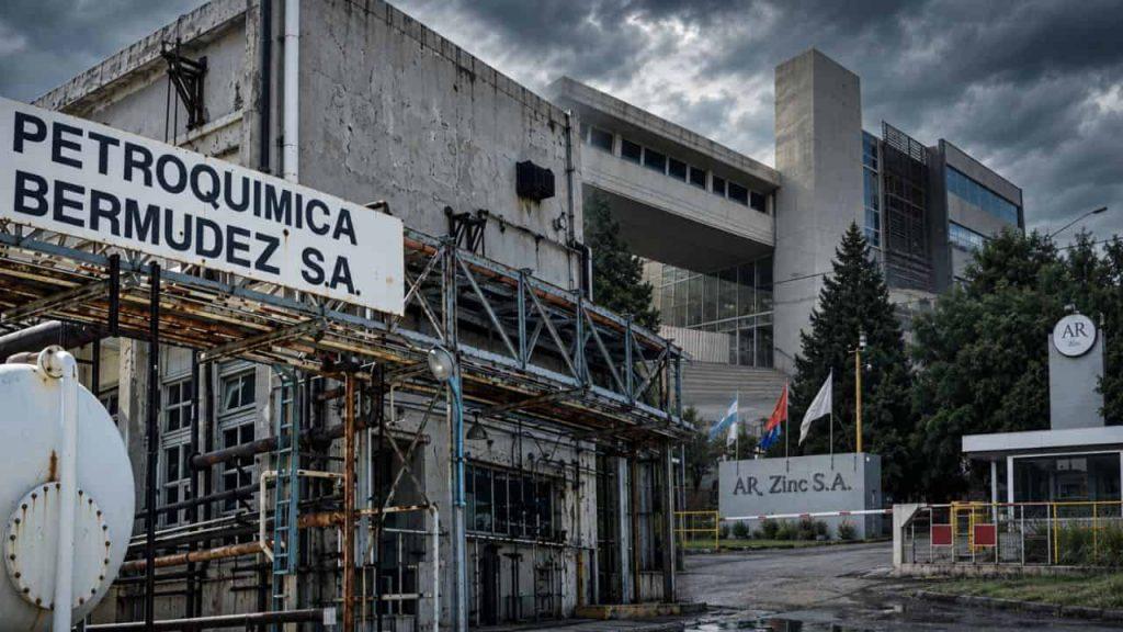 Los pasivos tóxicos que dejaron dos industrias y ahora llegan a la Justicia Los pasivos tóxicos que dejaron dos industrias y ahora llegan a la Justicia