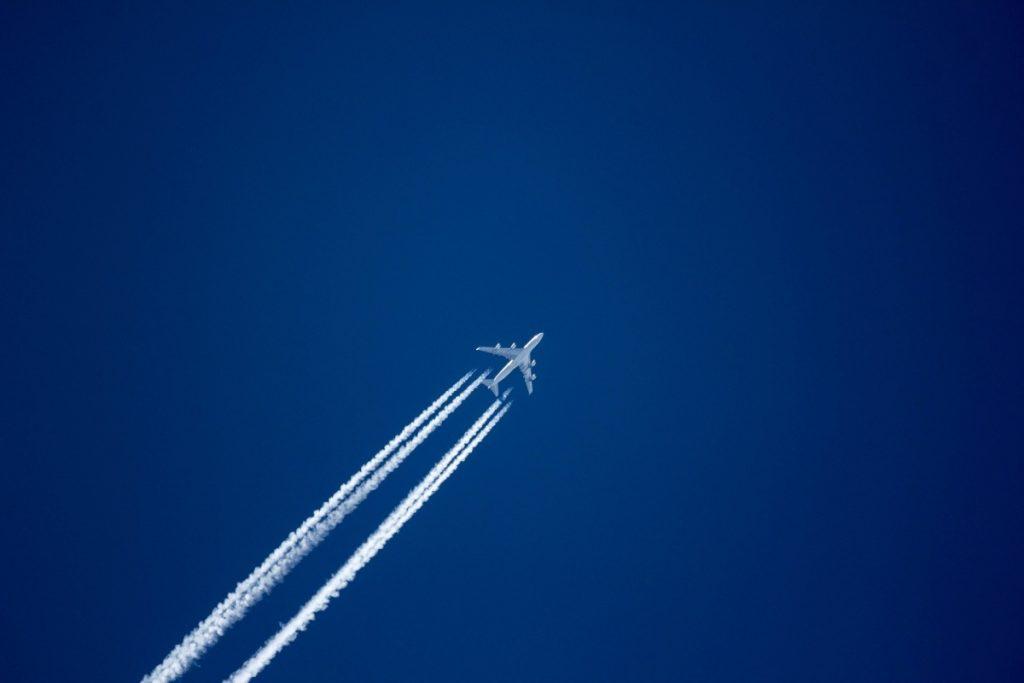 Las estelas de los aviones podrían retrasar 10 años el calentamiento de la aviación Las estelas de los aviones podrían retrasar 10 años el calentamiento de la aviación