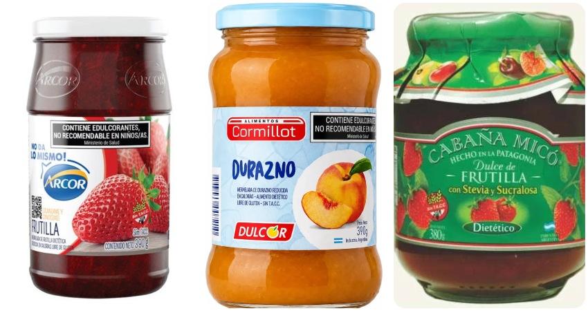 Tres frascos de mermelada o dulce dietético colocados uno al lado del otro sobre un fondo blanco. Crédito: Economía Sustentable