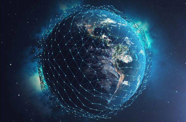 Recreación digital del planeta Tierra envuelto en una red luminosa de conexiones globales.