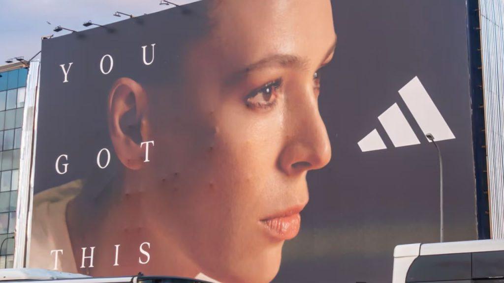 Prohíben anuncios de Adidas, Calvin Klein y Uniqlo por vender ropa como reciclada sin poder probarlo Prohíben anuncios de Adidas, Calvin Klein y Uniqlo por vender ropa como reciclada sin poder probarlo