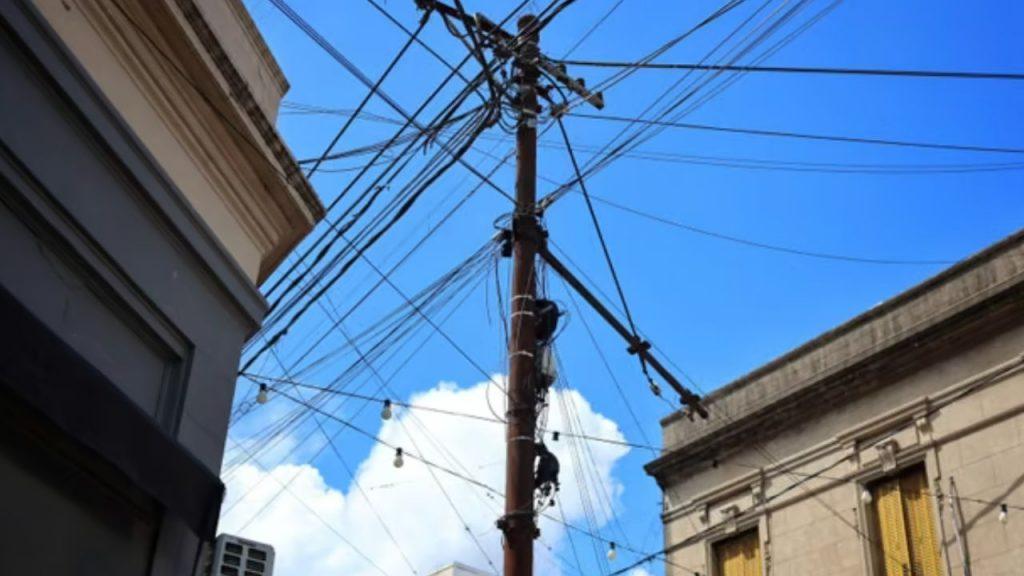 Santa Fe busca corregir el desorden de cables tras años de soterramiento incumplido Santa Fe busca corregir el desorden de cables tras años de soterramiento incumplido