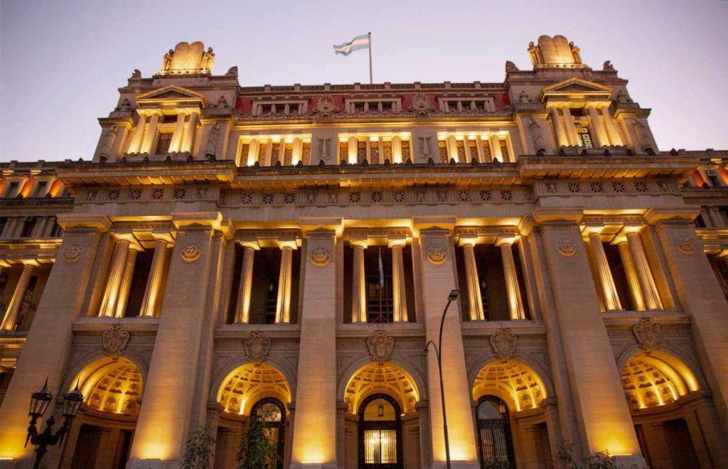 La Corte Suprema suspendió la derogación de la Ley de Tierras y restableció los límites a extranjeros La Corte Suprema suspendió la derogación de la Ley de Tierras y restableció los límites a extranjeros