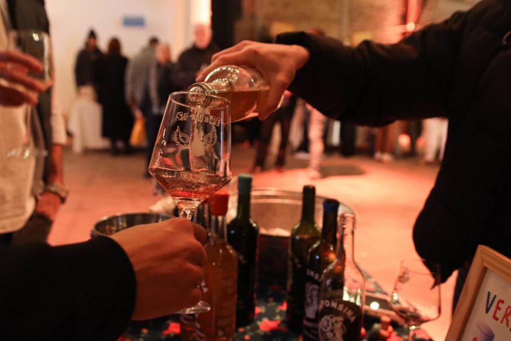 Los productores de vinos naturales enfrentan la caída del consumo y apuestan a nuevas formas de vender Los productores de vinos naturales enfrentan la caída del consumo y apuestan a nuevas formas de vender
