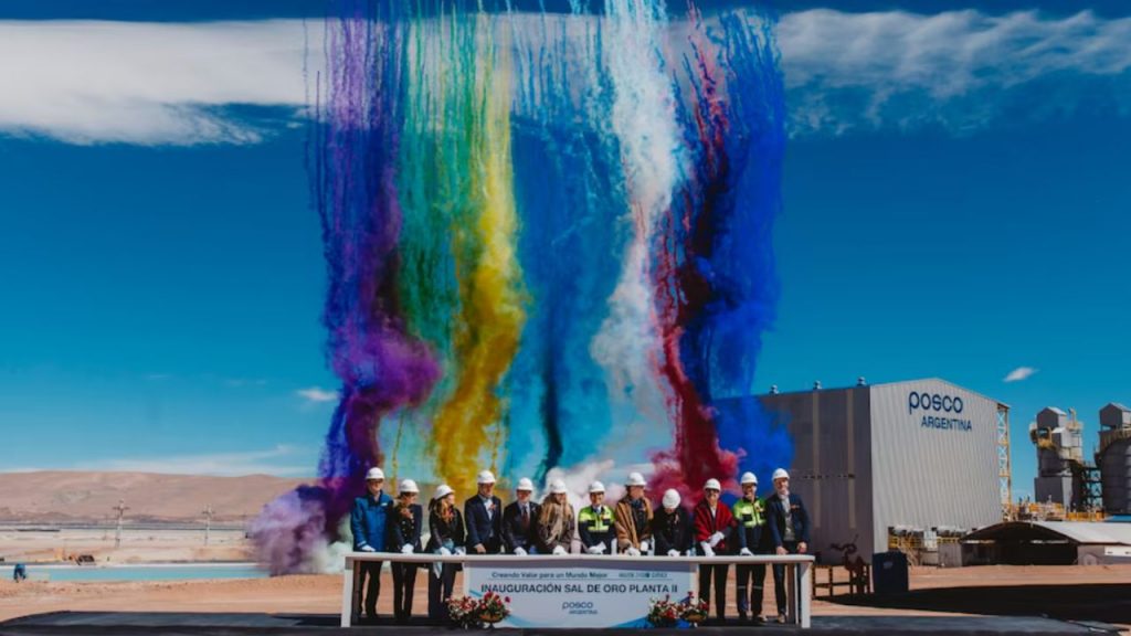 representantes de Posco Argentina y del Gobierno nacional presentaron la séptima planta de litio en el límite entre Salta y Catamarca