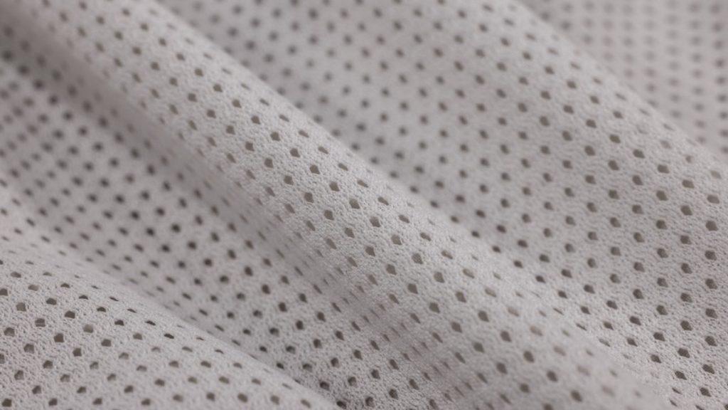 Adidas, Nike y Zara venden ropa de poliéster reciclado que no es tan ecológica como parece Adidas, Nike y Zara venden ropa de poliéster reciclado que no es tan ecológica como parece