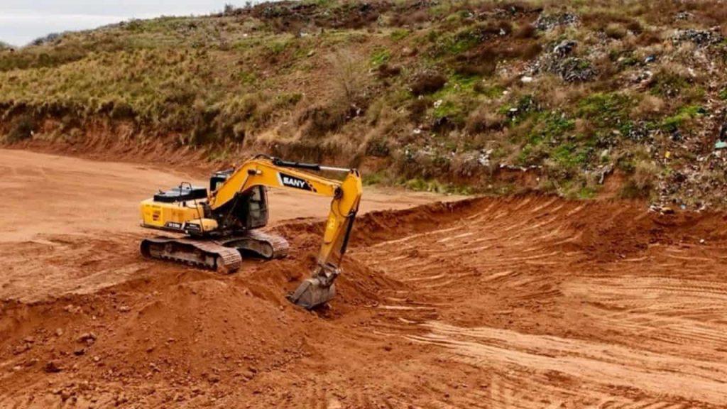 Santa Rosa avanza con una nueva cava sin evaluación ambiental y crece la disputa con la Provincia Santa Rosa avanza con una nueva cava sin evaluación ambiental y crece la disputa con la Provincia