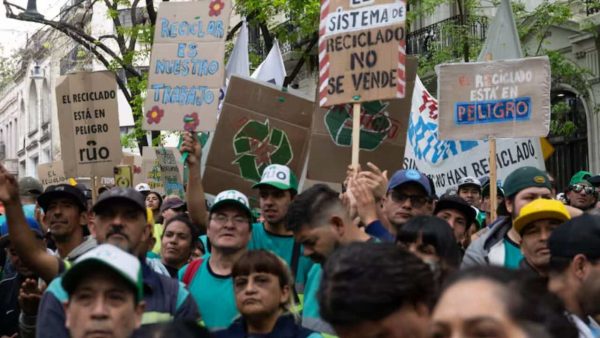 Trabajadores del reciclado de la Ciudad de Buenos Aires reclaman por la no privatización del servicio