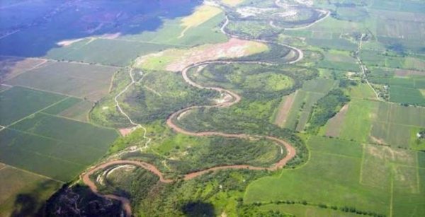 Vista aérea del río Salí en Tucumán.