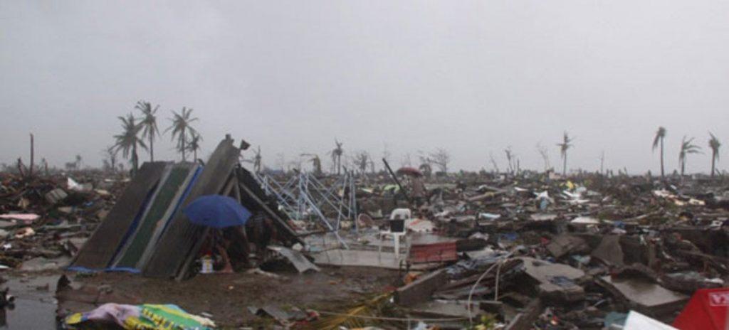 El reclamo brasileño se suma a otra acción judicial contra Shell, presentada en el Reino Unido por sobrevivientes del tifón Rai, que devastó varias islas de Filipinas en diciembre de 2021.
Crédito: ONU